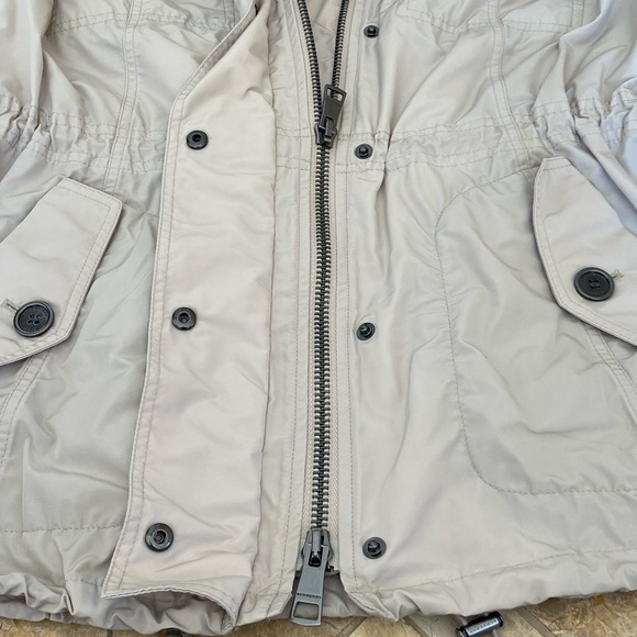 Burberry Brit women’s M rain/utility jacket. Lightweight Unlined. - Picture 8 of 12